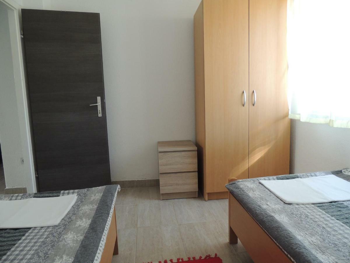Apartman Tea Karlobag Luaran gambar